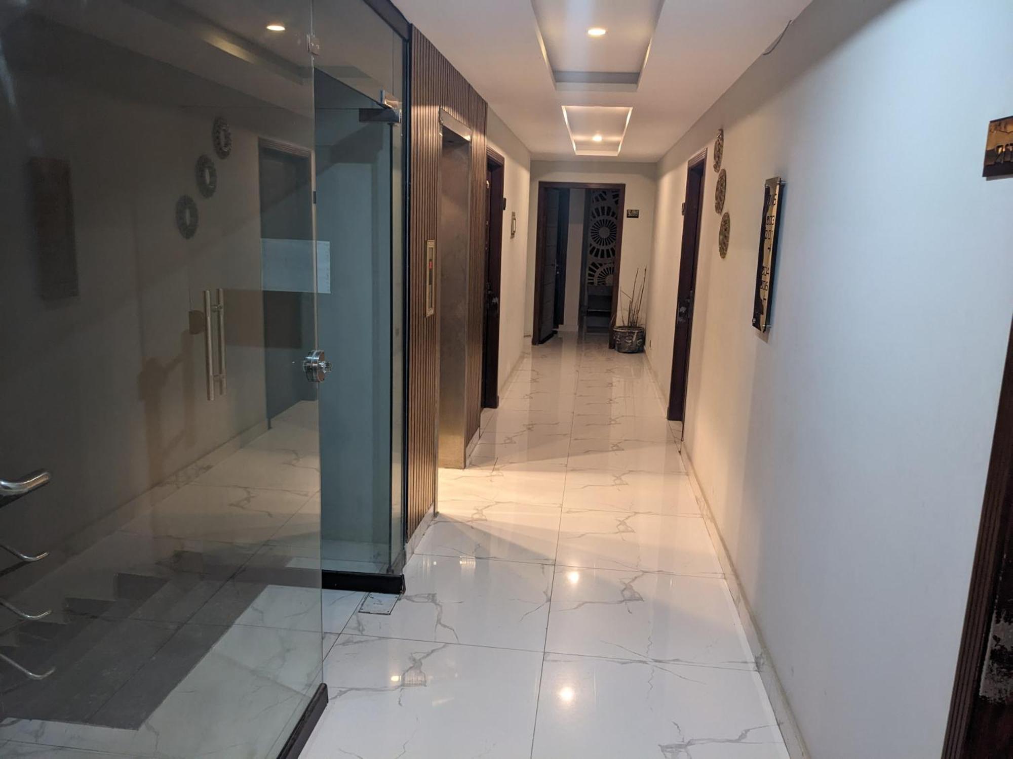 Nueva Hotel Islamabad Exterior foto